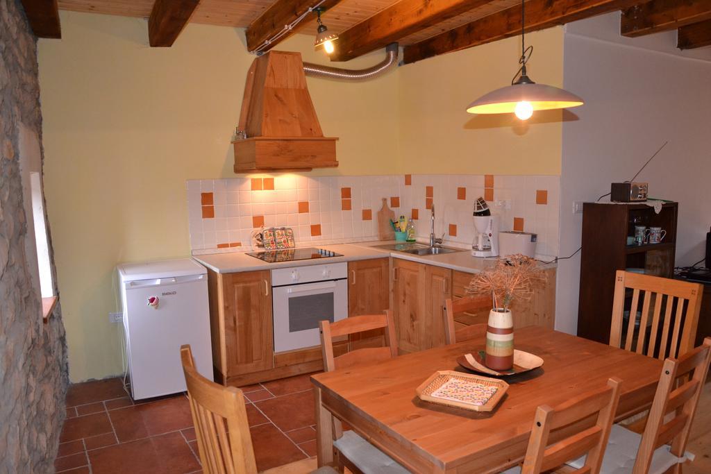 Holiday Farmhouse Skvor Robidisce Quarto foto